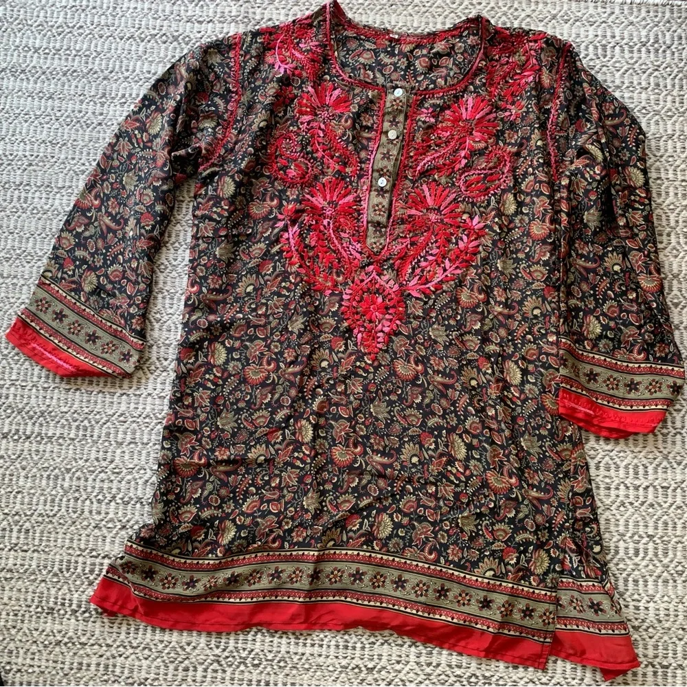 Indu embroided silk blouse. - Picture 1 of 9